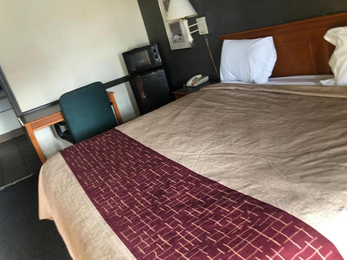 Airport Inn And Suites Талса Екстер'єр фото